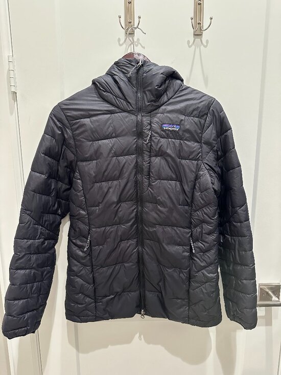 Patagonia Jackets & Blazers - Patagonia Macro Puff Hoody Women’s Small Black Insulated Jacket: Excellent Cond